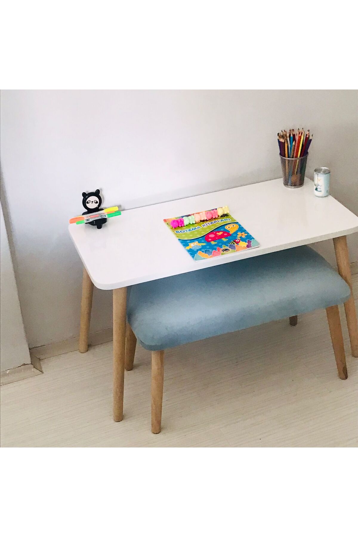Bureau pour enfants Lilyum 1 pouf Table d'activité Ensemble de table d'activités