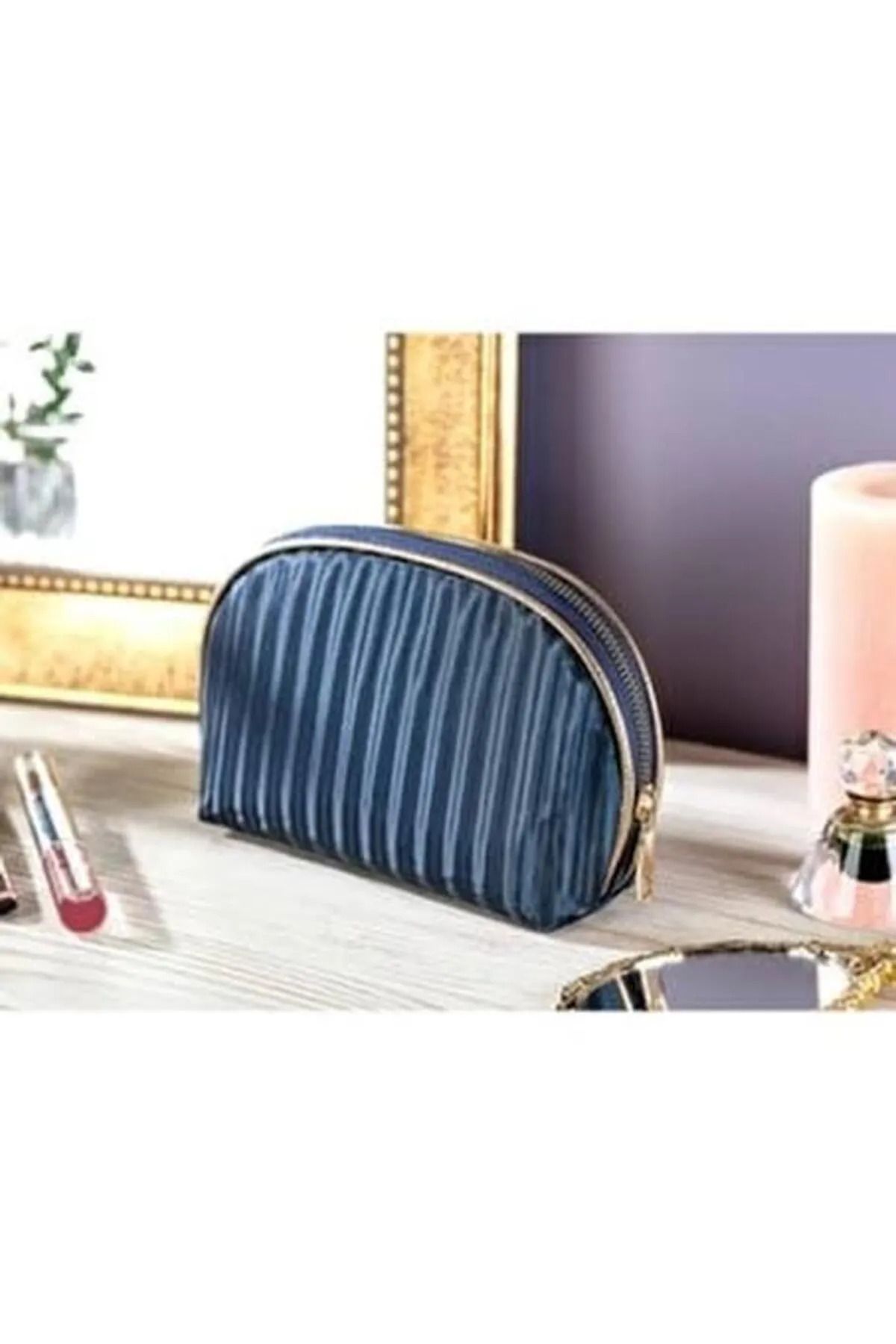 Trousse de maquillage légère et à texture douce