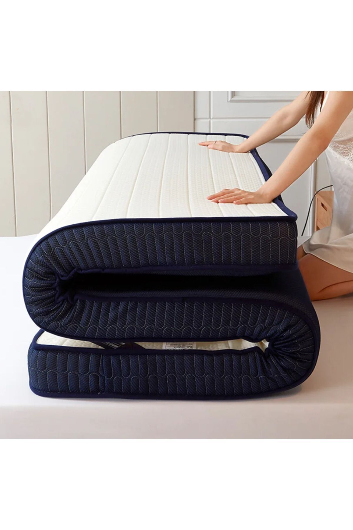 Lit de sol pliable simple avec matelas en mousse de  cm fonctionnel