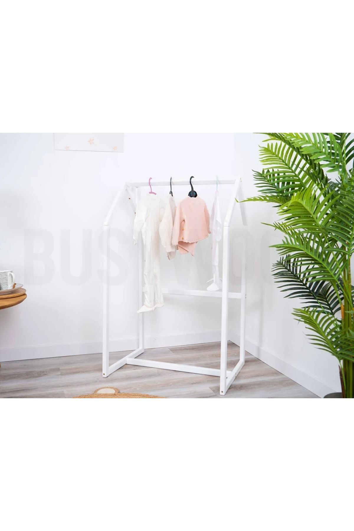 Porte-vêtements à roulettes en bois pour chambre d’enfant Montessori - Porte-vêtements Montessori - Meubles Montessori