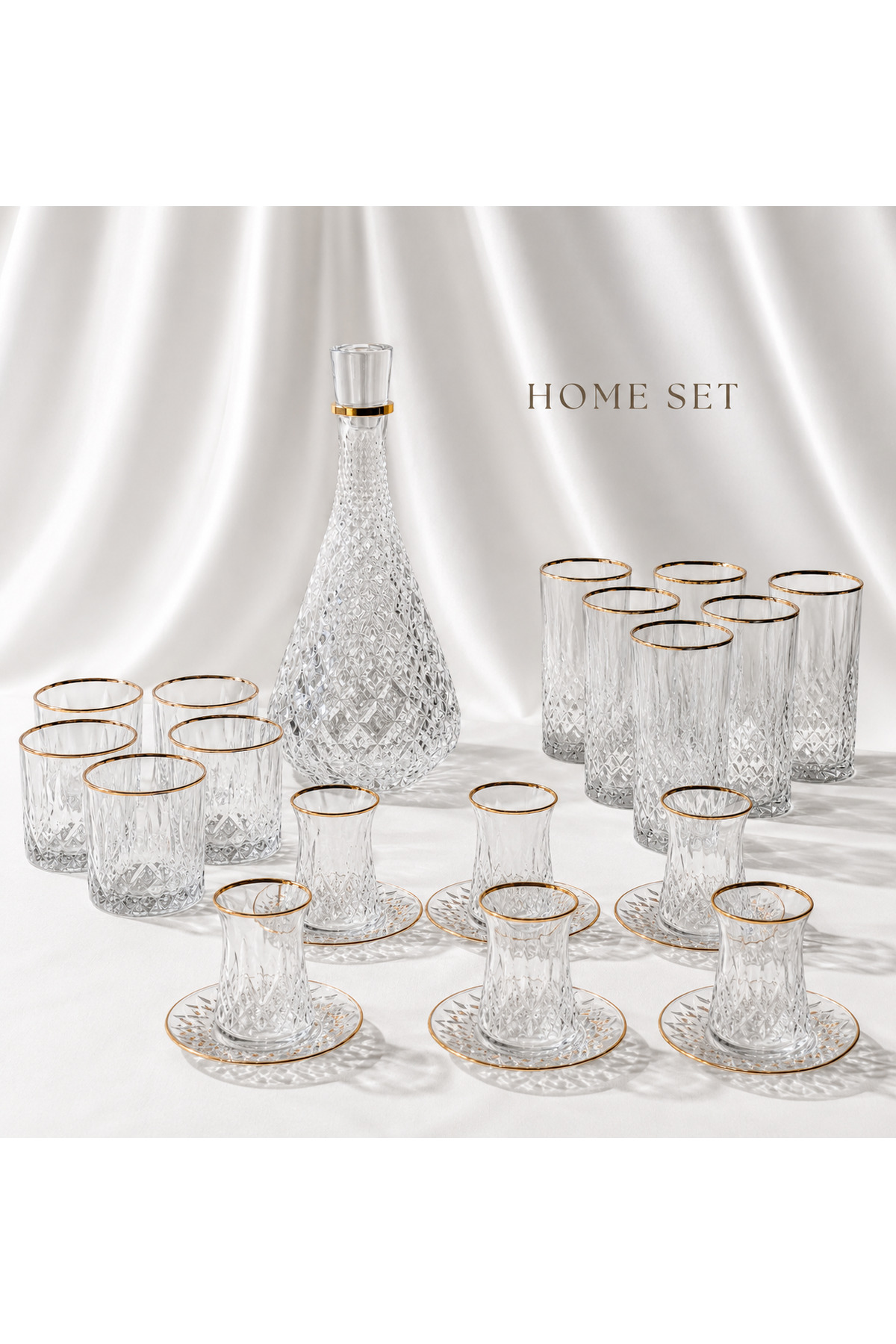 Set de Boissons en Verre Aspect Cristal  Pièces avec Détails Dorés | 1 Carafe, 6 Verres à Eau, 6 Verres à Boisson, 6 Verres à Thé, 6 Sous-tasses à Thé