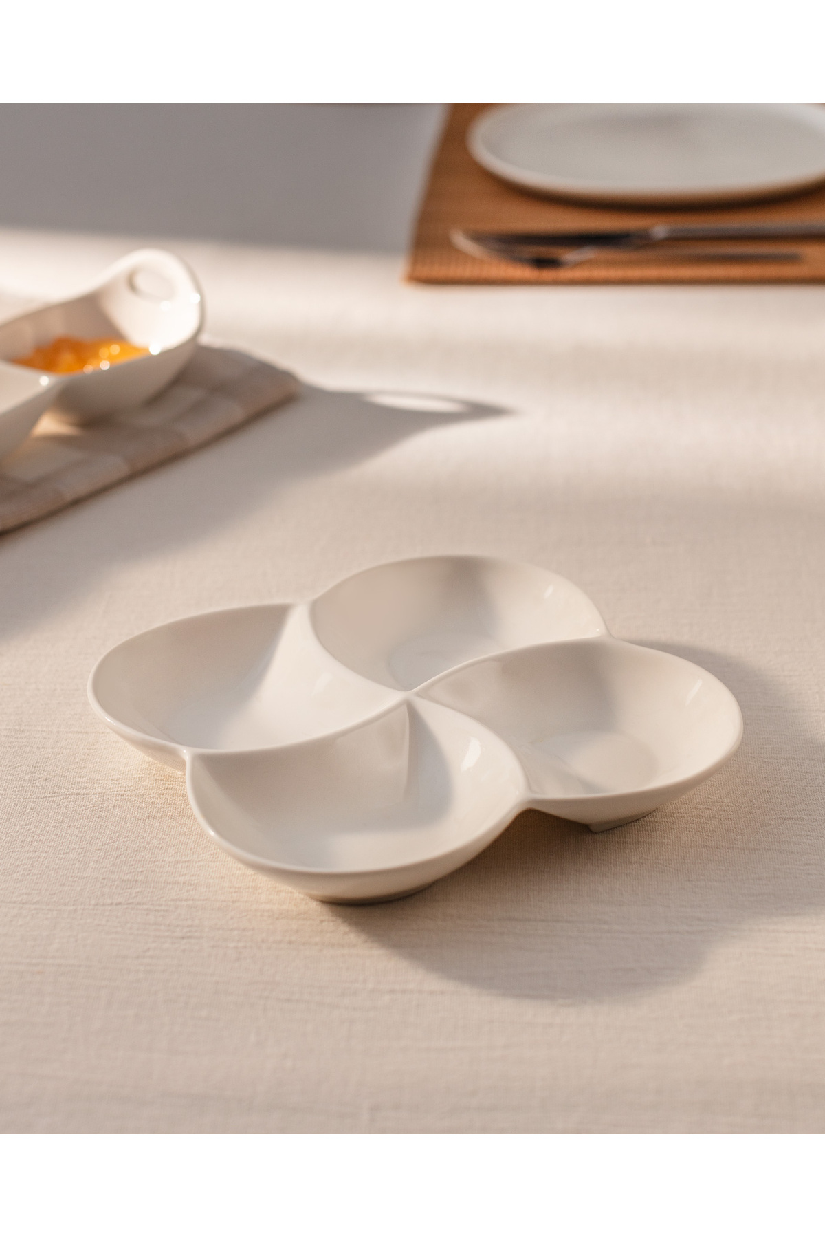 Nouvelle Grande Assiette de Présentation Petit Concept à 4 Compartiments
