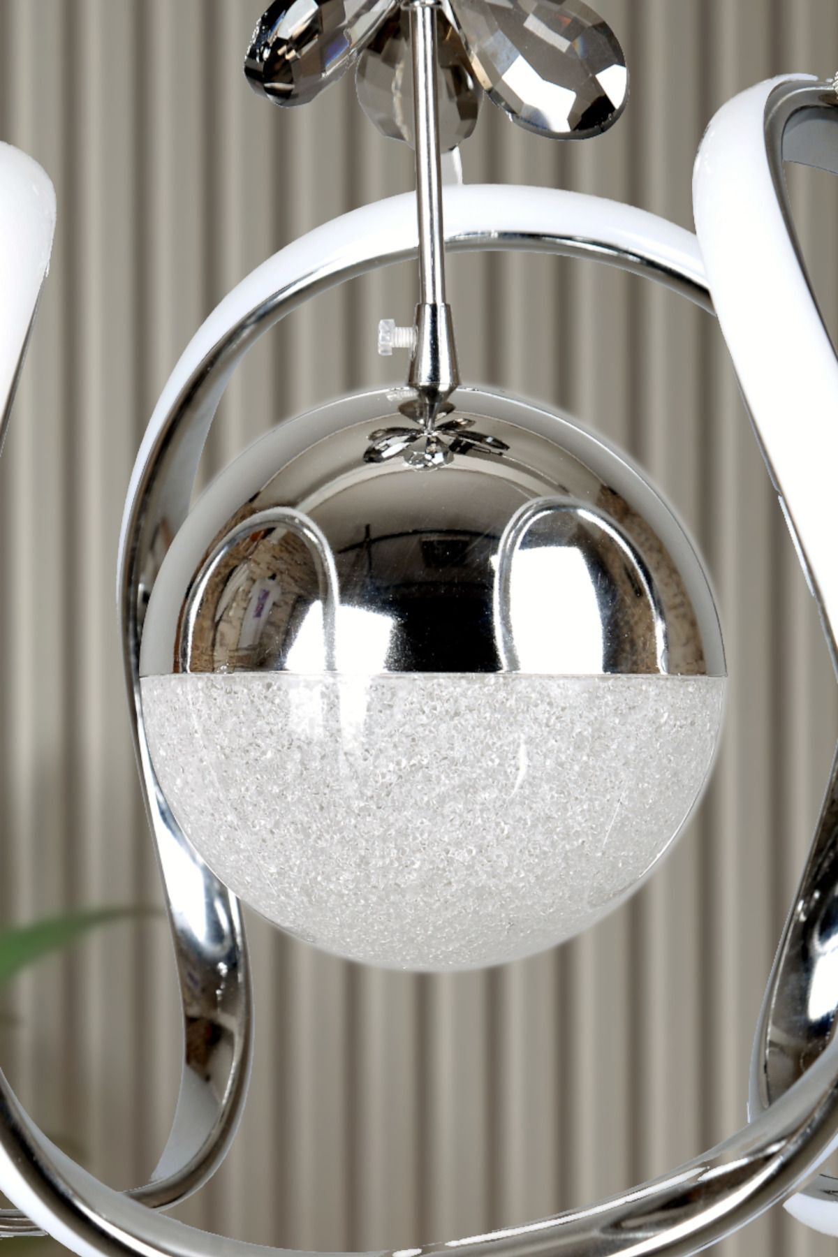 Suspension LED moderne Clasy modèle en métal avec revêtement chromé, 3 couleurs, pour salon, cuisine, séjour et chambre