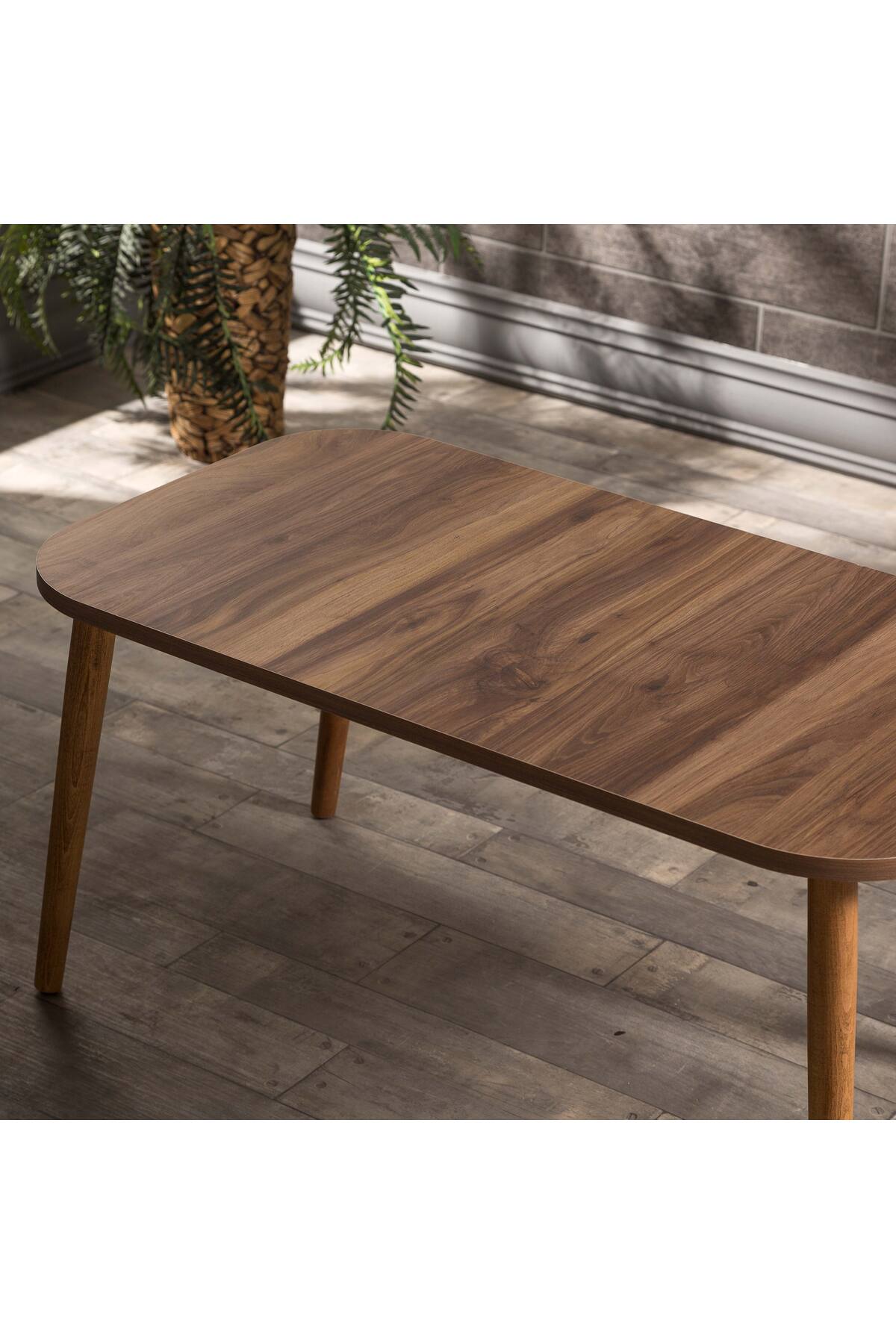 Table basse Kr et ensemble de tables gigognes Kr en noyer