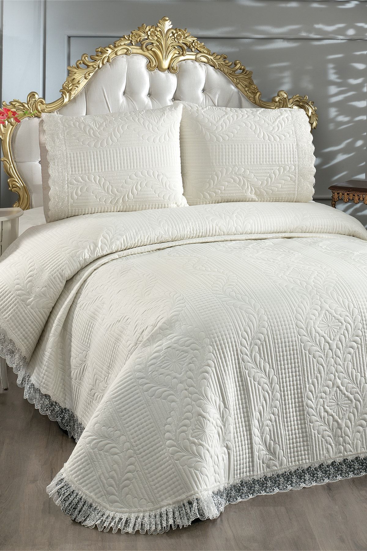 Couverture de lit double ultrasonique avec capitonnage en daim crème