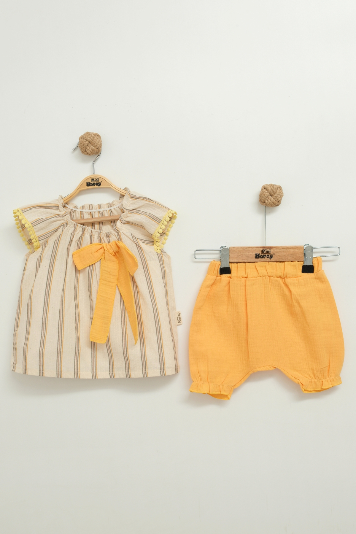 Ensemble fille 2 pièces en mousseline à rayures avec short et nœud