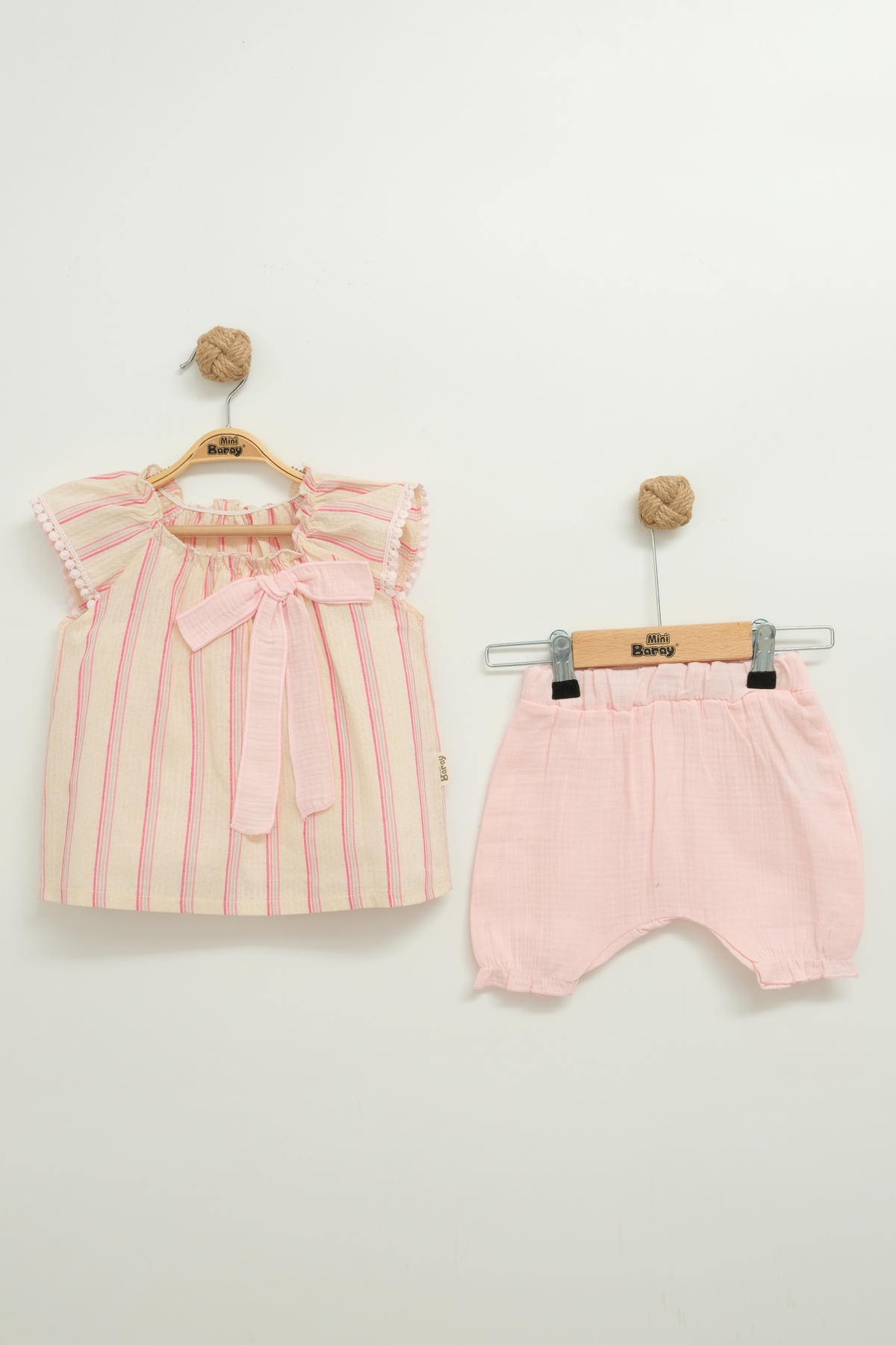 Ensemble de 2 pièces pour fille rayé avec short et nœud en mousseline