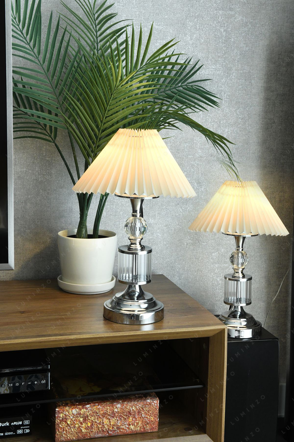 Lampe décorative Carlot moderne avec détails en pierre de cristal 1 pièce argent