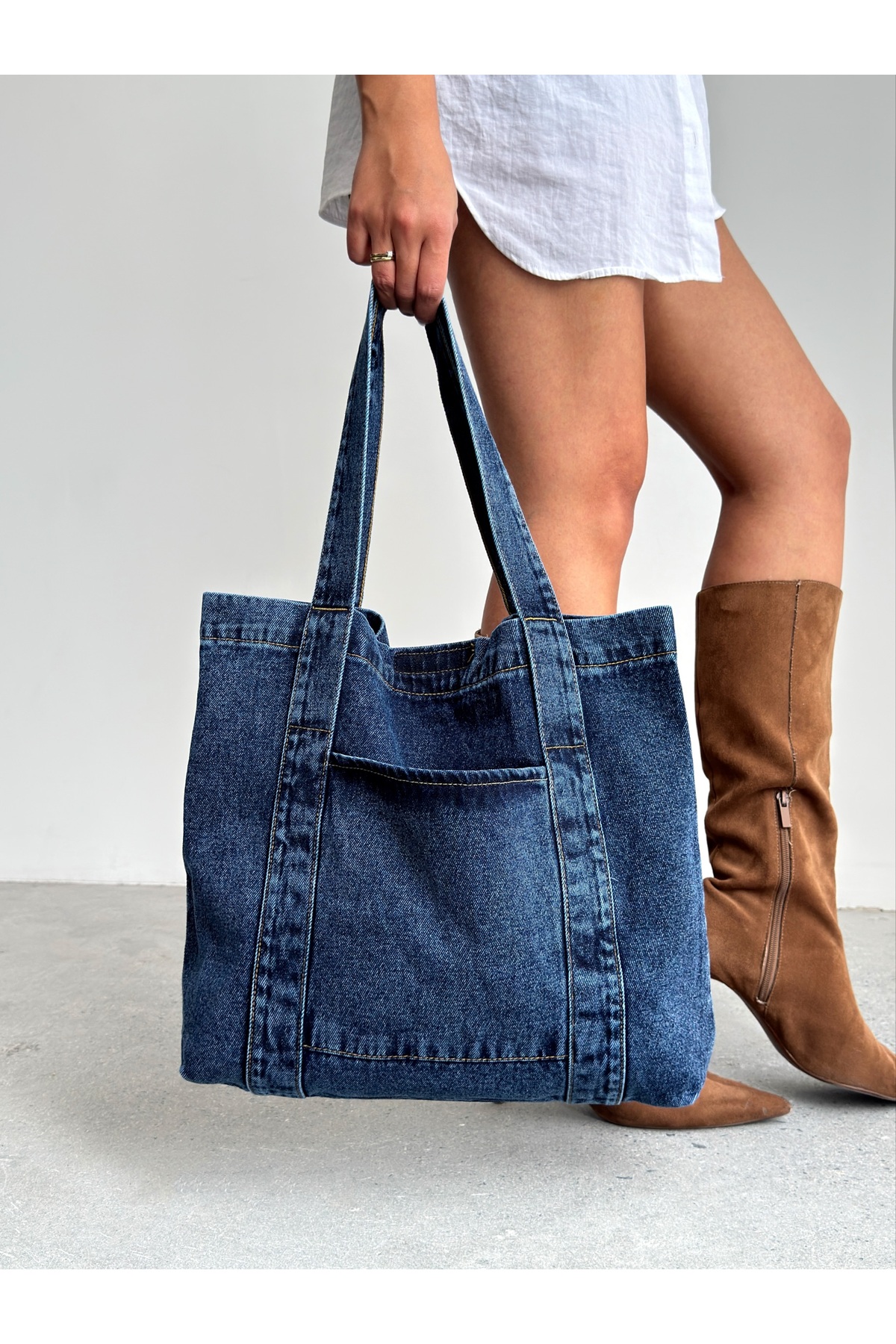 Sac en jean femme tendance modèle long à bretelles
